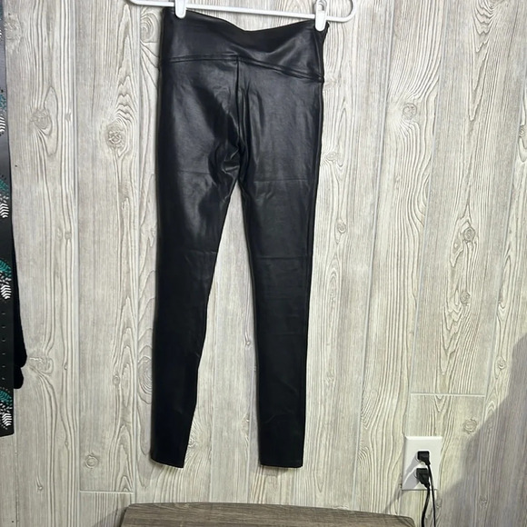SPANX Faux Leather Coated Leggings Black Ankle Pants Hi-Rise Shaping Pull-On S - Picture 5 of 7